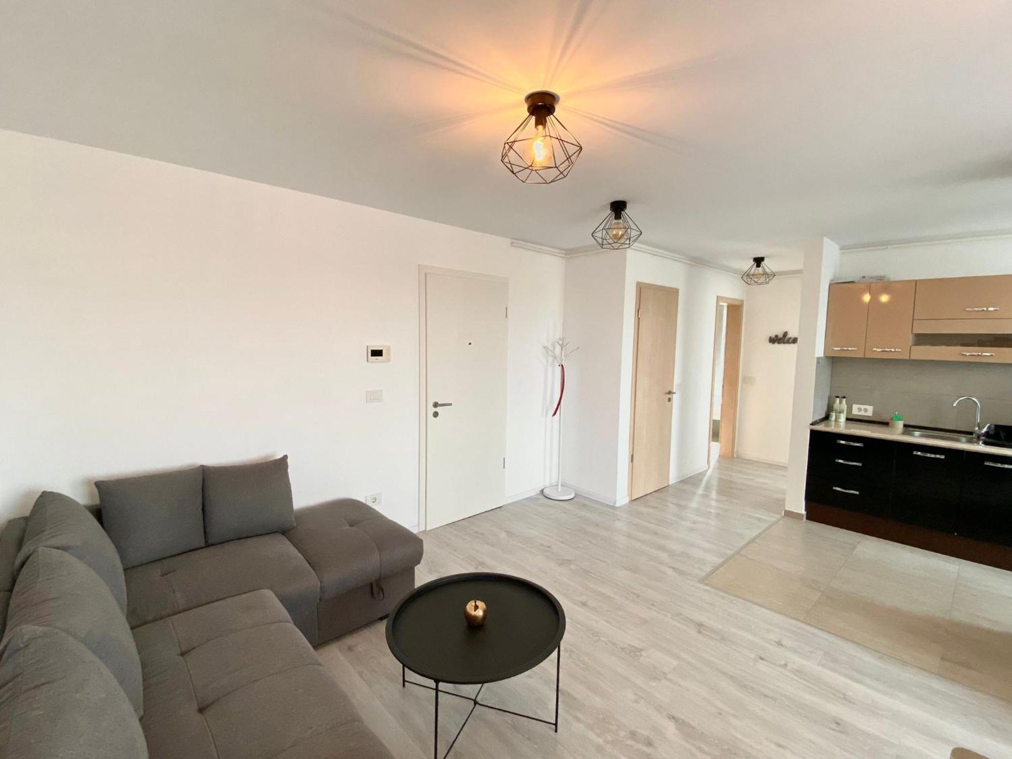 Jad - Luxury 3 Rooms & 2 Rooms Apartments In Kasper, Near Coresi Mall Braşov Eksteriør bilde