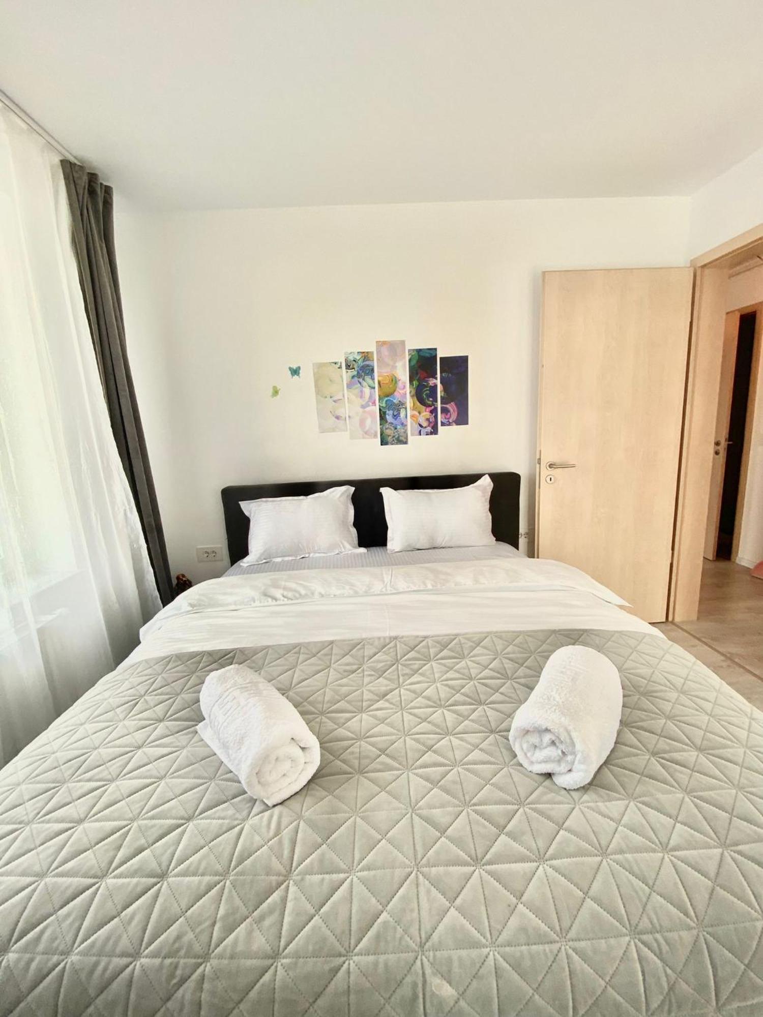 Jad - Luxury 3 Rooms & 2 Rooms Apartments In Kasper, Near Coresi Mall Braşov Eksteriør bilde