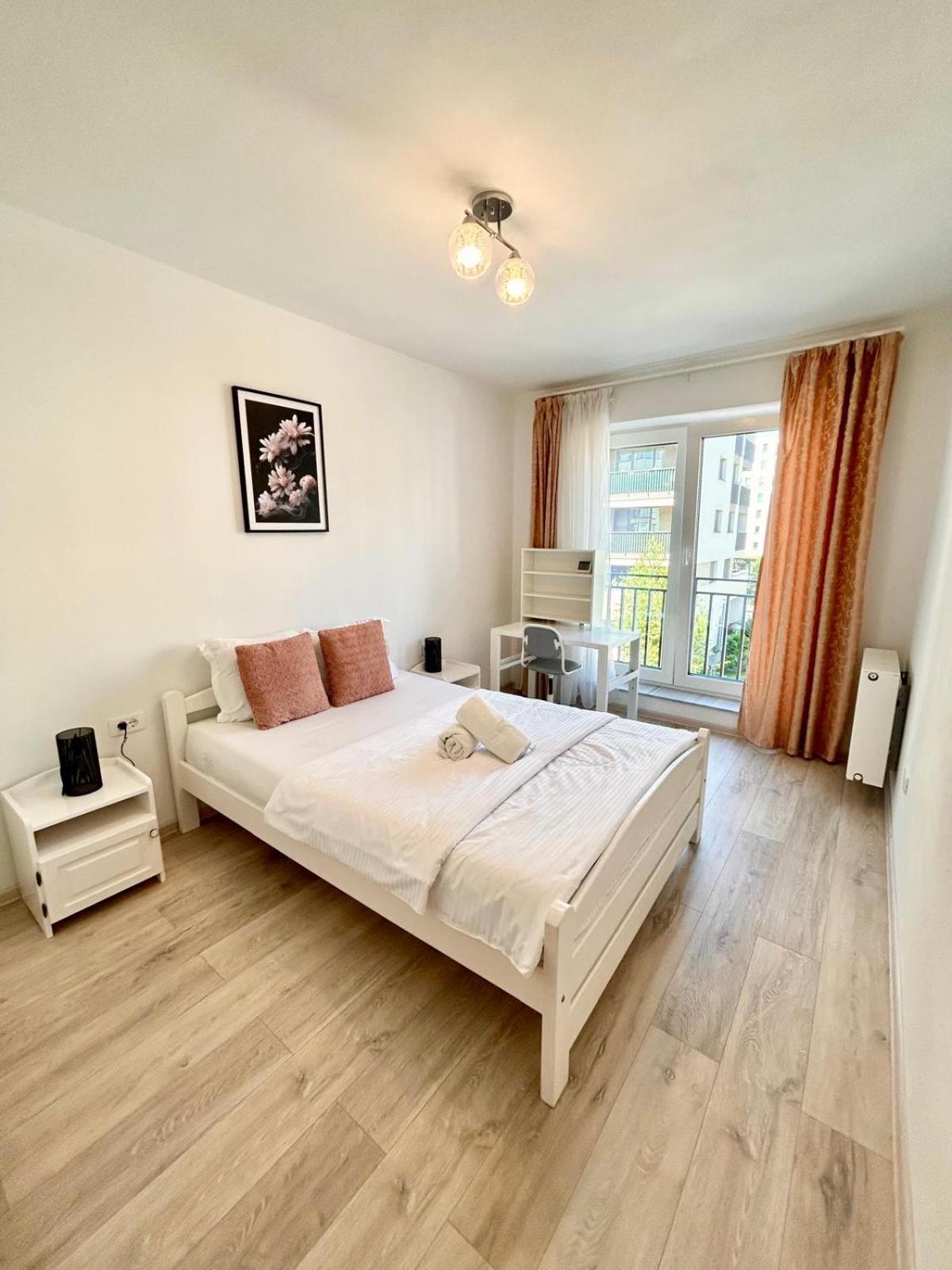 Jad - Luxury 3 Rooms & 2 Rooms Apartments In Kasper, Near Coresi Mall Braşov Eksteriør bilde