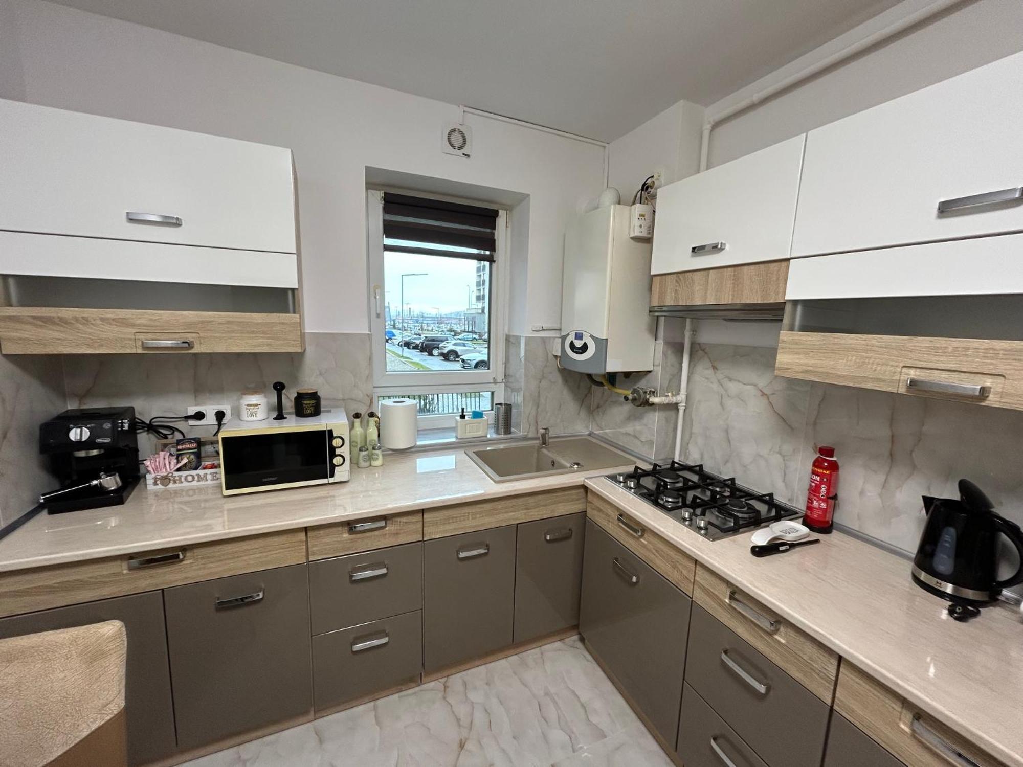 Jad - Luxury 3 Rooms & 2 Rooms Apartments In Kasper, Near Coresi Mall Braşov Eksteriør bilde