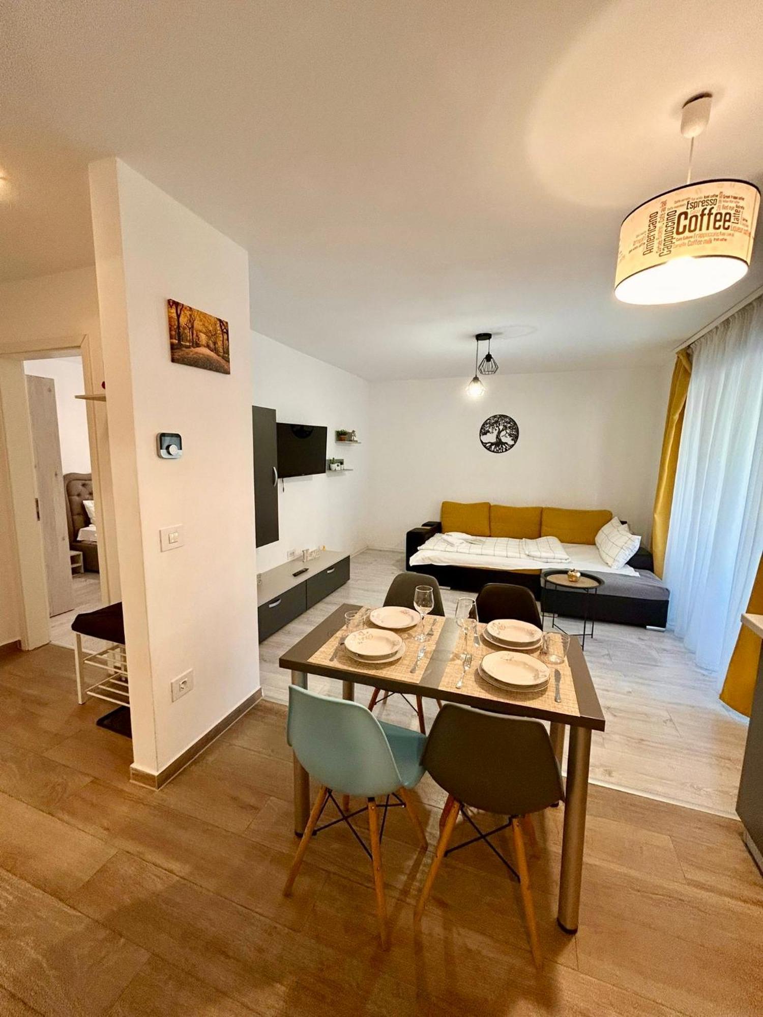 Jad - Luxury 3 Rooms & 2 Rooms Apartments In Kasper, Near Coresi Mall Braşov Eksteriør bilde