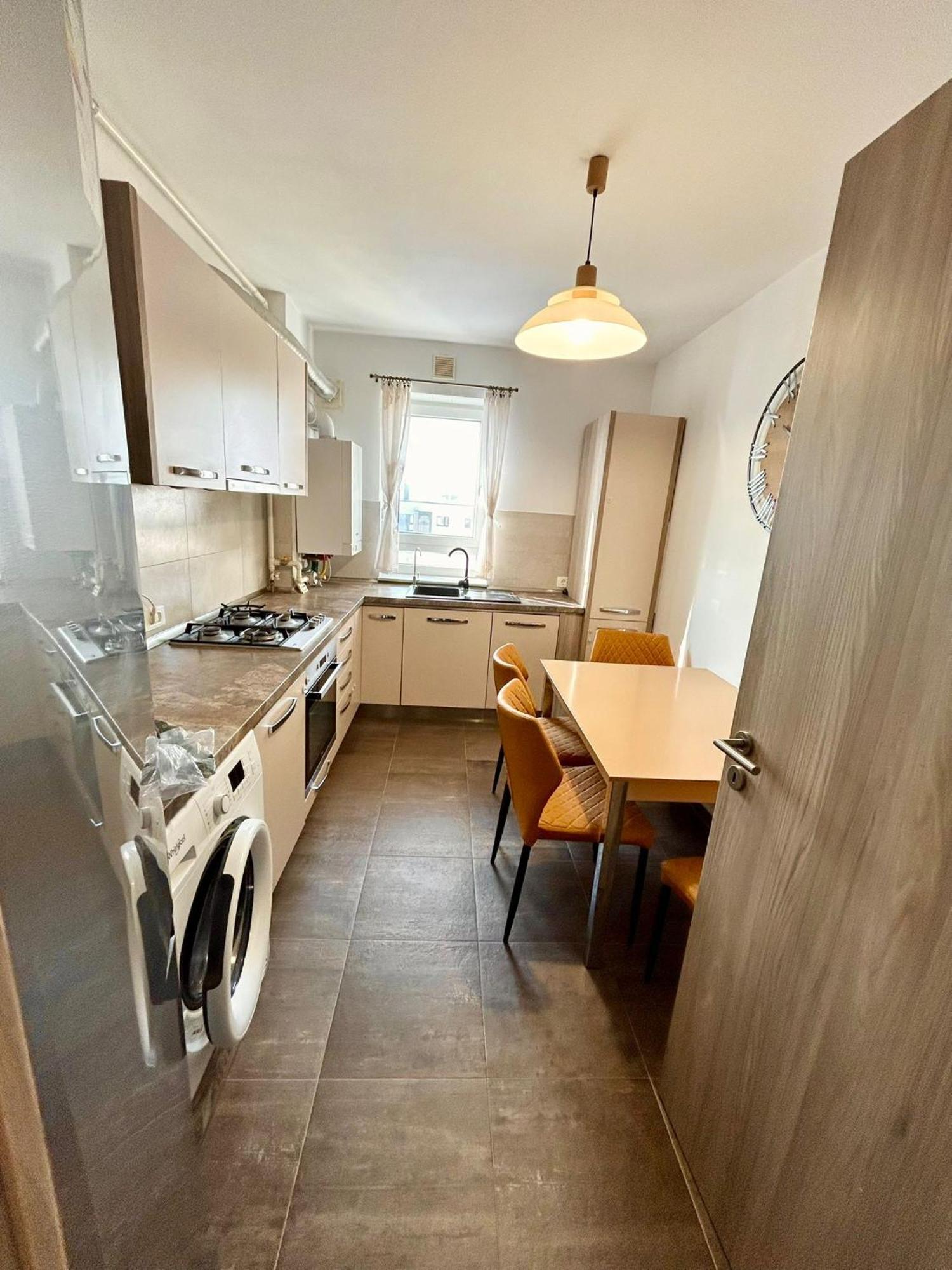 Jad - Luxury 3 Rooms & 2 Rooms Apartments In Kasper, Near Coresi Mall Braşov Eksteriør bilde